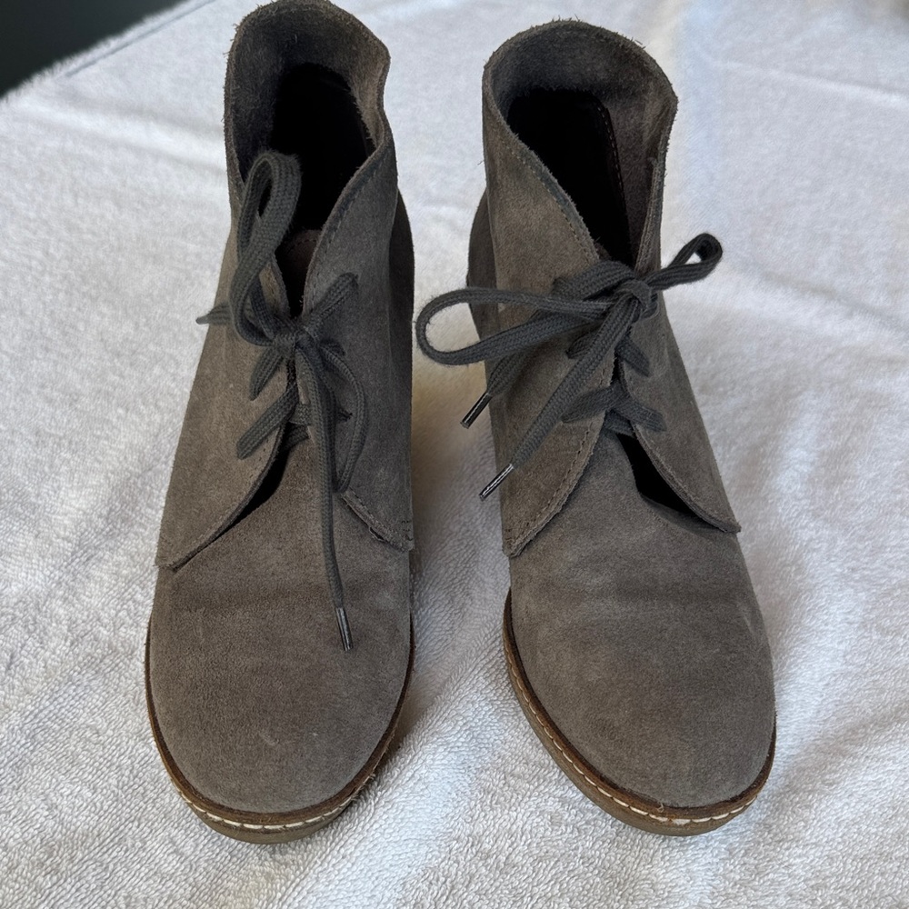 Womens J. Crew Charcoal Lace Up Wedge Suede Boots size 5 MacAlister